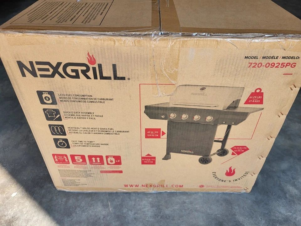 Parrilla de gas propano de 4 quemadores Nexgrill tapa principal de acero inoxidable - negra 720-0925PG Foto 1 de 4