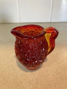 Vintage Amberina Glass Daisy And Buttons Pitcher Toothpick Holder 2.5 in x 2 in - Bild 1 von 9