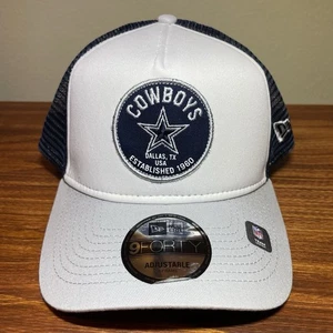 Cappello snapback New Era Dallas Cowboys 9FORTY sul campo telaio ad A trucker berretto a rete NUOVO - Foto 1 di 5