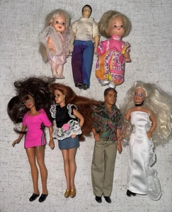 Vintage Mattel Family Corners Doll Bundle LOT Barbie Kelly Horseman Dollhouse - Picture 1 of 5