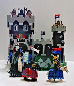 LEGO VINTAGE SET 6086 BLACK KNIGHTS CASTLE UNBOXED WITHOUT INSTRUCTIONS - Picture 1 of 16