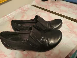 Bare Traps Women's Treasure Black Leather Booties w Runching Slip On US Size 9 - Picture 1 of 7