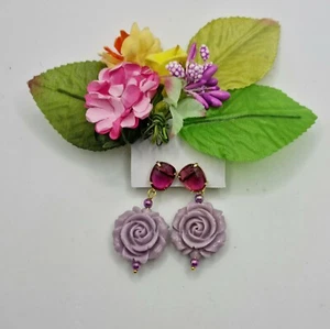 orecchini pendenti con rosa glicine, orecchini floreali, orecchini viola e rosa - Foto 1 di 6