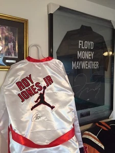 ROY JONES JR HANDSIGNIERTE INDIVIDUELLE BOXROBE MIT COA - Bild 1 von 7