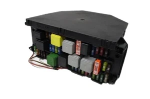 Mercedes Benz SLK200 R172 DBA-172448 Fuse Box A2129007324 - Picture 1 of 3