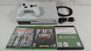 MICROSOFT XBOX ONE S 1681 500GB WHITE CONSOLE BUNDLE WITH CONTROLLER & 3 GAMES - Picture 1 of 13