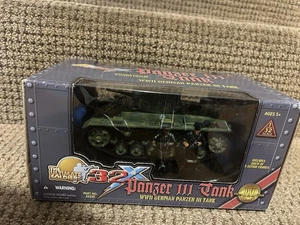 Ultimate Soldier 1:32 German Panzer III Medium Tank w/2 crew, No. 20330 - Picture 1 of 7