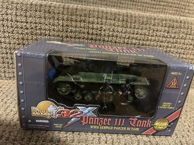 Tanque mediano Ultimate Soldier 1:32 Panzer III alemán con 2 tripulantes, No. 20330 Foto 1 de 4