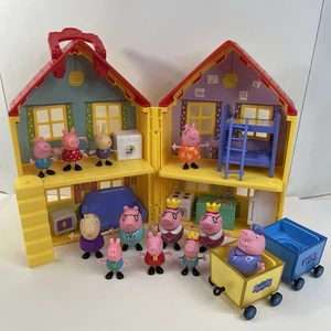 Peppa Pig Spielzeug & Figuren Möbel Konvolut mit Fold-N-Carry gelbes Haus - Bild 1 von 11