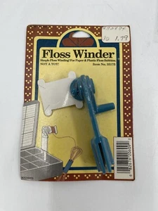 Bobinadora de hilo dental artesanal Darice vintage #33175 nueva de colección - Imagen 1 de 4