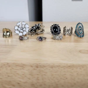 Costume Jewlery 9 Ring Lot - Picture 1 of 4