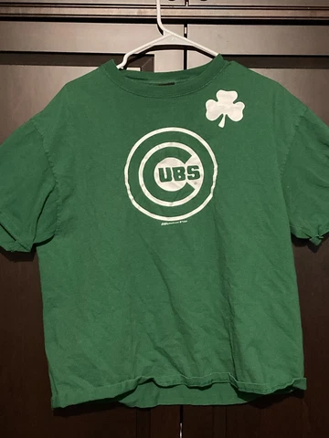 Chicago Cubs Size L St Patrick’s Day Shirt Cover