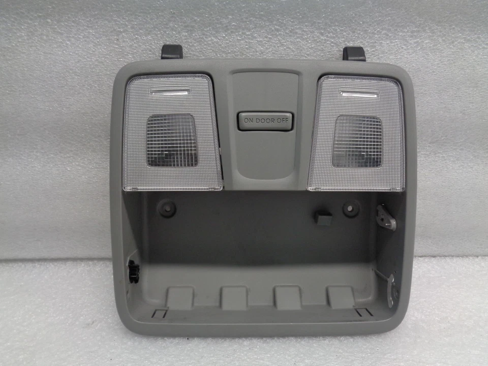 DK90135 2012-2017 HYUNDAI ACCENT UPPER OVERHEAD DOME LIGHT LAMP GRAY OEM - Image 1 of 4