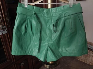 SHEIN CURVE Women's Pleated Green Pleather Belted Shorts, Size 1XL NICE!! - Picture 1 of 20