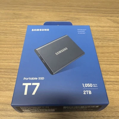 SSD externo portátil Samsung T7 de 2 TB - azul (MU-PC2T0H/AM) Foto 1 de 3