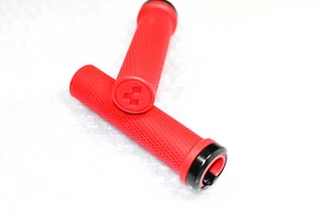 Cube Handles Screw Aluminum Clamp Closed Bike Grips Red - Picture 1 of 3