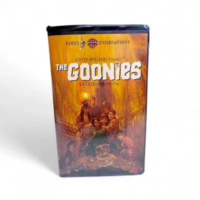 🔥 VTG The Goonies VHS 1985 Warner Bros Spielberg Donner Cult Classic Adventure Foto 1 de 4