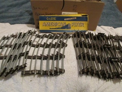 Lot 28 Sections Vintage American Flyer Train Track S Gauge 2-Rail Straight Curve - Image 1 of 4