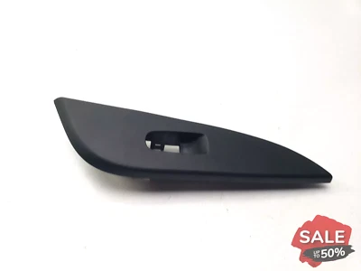 NISSAN PULSAR 2015 INTERRUPTOR DE JANELA PAINEL DE ACABAMENTO SURROUND TRASEIRO ESQUERDO 829613ZL0A - Imagem 1 de 4