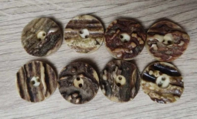 Buttons bone deer horn vintage.  - Image 1 of 3