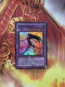 EEN-DE032 Cyber Blader Super Rare 1. Auflage LP/NM Zustand Yugioh - Bild 1 von 4