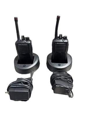 2 Motorola/Vertex VX-261 UHF Handheld Radios - Image 1 of 4