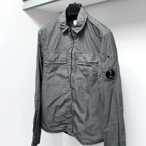 CP COMPANY Taylon L Nylon Full Zip Lens Overshirt/Jacket XS ptp19.5” RRP £470 - Picture 1 of 4