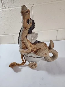 Signierte flache Erde Keramik Drache Öllampe Wagen funktionelle Fantasy Kunst Skulptur - Bild 1 von 15