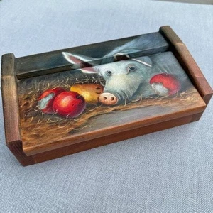 Hand Painted Signed Wooden Trinket Keepsake Box Pig Apples Farmhouse Decorative - Picture 1 of 10