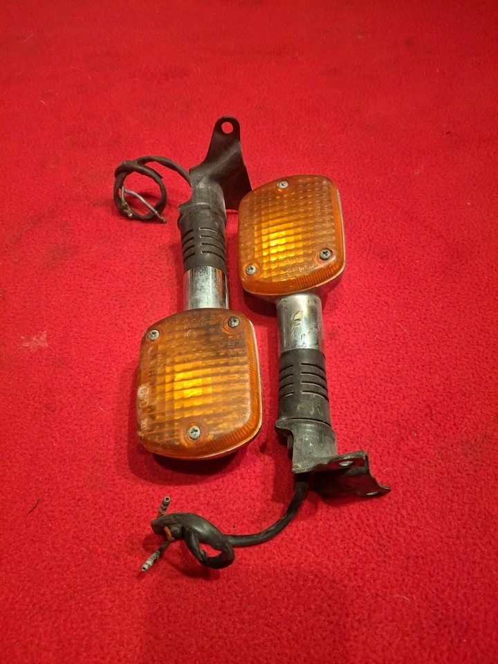 Honda Magna V30 VF500 Original Blinker Turn Signal Lights Rear Set & Mounts OEM - Image 1 of 4