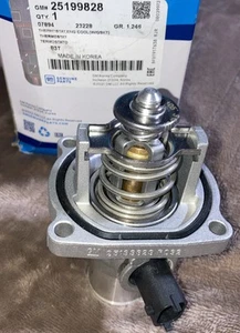 Genuine GM Engine Coolant Thermostat Housing 25199828 - Picture 1 of 6