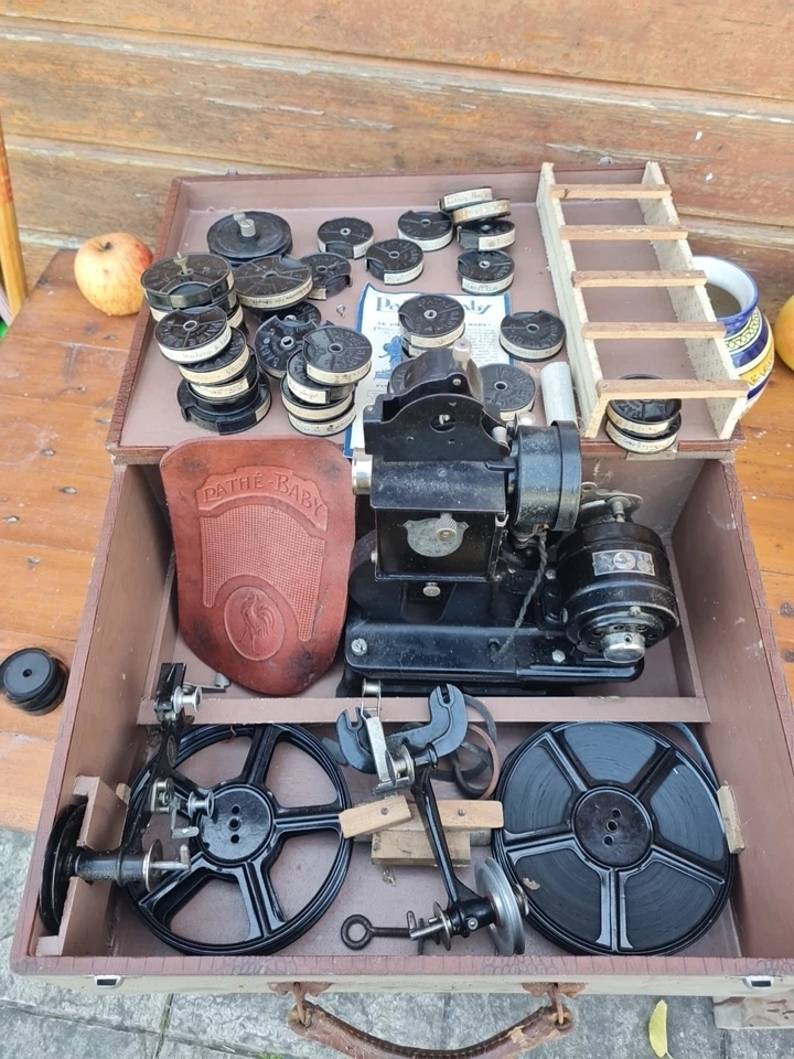 Projecteur PATHE Baby En Coffret - QUASI NEUF-1924 - Photo 1/4