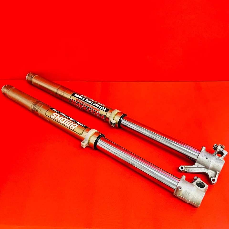 RM250 GARFOS AMORTECEDORES DIANTEIROS SUSPENSÃO ORIGINAL DO FABRICANTE SUZUKI RM 250 (1996-2000) - Imagem 1 de 4