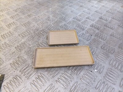 BMW SERIE 3 E46 00-06 ALFOMBRILLA ALMACENAMIENTO BANDEJA ALFOMBRILLA GOMA X2 CONSOLA CENTRAL 8242843  Foto 1 de 4