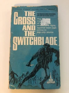 The Cross and the Switchblade, David Wilkerson (PBK, 1973) Student Edition Teen - Picture 1 of 5