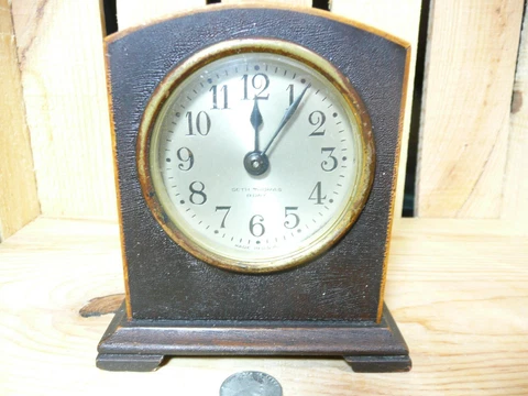 Vintage Seth Thomas 8-Day Cannock wind up clock Cover