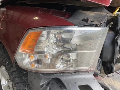 Faro de pasajero estilo clásico halógeno para camioneta Dodge 1500 13-24 1958603 Foto 1 de 4