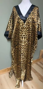 Winlar Long Cheetah Print Women's  Kaftan 1 Size Fits All - Picture 1 of 3