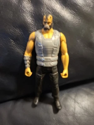 Figura de Batman Dark Knight Rises de Bane DC Comics 4" Mattel plateada negra  Foto 1 de 4