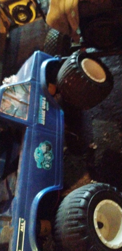 Bigfoot Power Wheels Ford 1986 4x4x4 Monster Truck Ride On Kids Toy Vehicle - Image 1 of 4