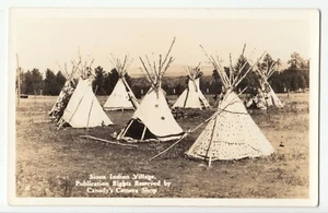Sioux Indianer Dorf mit Zelten,Native American Indian tipi RPPC ~1920  - Bild 1 von 2