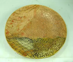 Signiertes Studio Kunst Keramik 13 1/4" Schüssel Blumennetz graviertes Motiv Herzstück - Bild 1 von 12