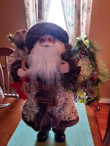 18" Country Rustic Santa Claus with Present Christmas Figure - Picture 1 of 6