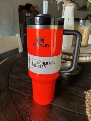 Vaso Stanley 40 oz Quencher H2.0 Stanley naranja neón 🦺 Foto 1 de 4