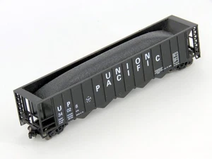 N-Scale KATO UNION PACIFIC Bethgon Coalporter UP #34028 - Picture 1 of 3