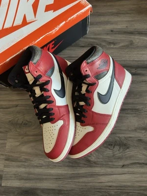 Talla 10 - Jordan 1 Retro Alto OG Chicago Reimaginado Lost & Found 2022 Foto 1 de 4