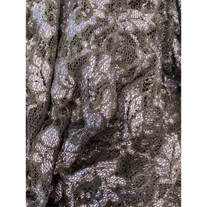 Pezzo tessuto pizzo Alencon floreale viola nero 44" x 72" - Foto 1 di 2