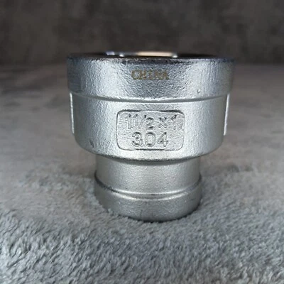 Smith-Cooper International 1.5"x 1" 150# 304 Thread Stainless Steel Pipe Reducer - Image 1 of 4