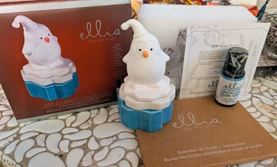 NIB 2018 Ellia Essential Oil Homedics Diffuser Penguin Winter Holiday Theme - Image 1 of 4
