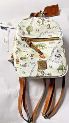 Mochila Disney Dooney & Bourke Winnie the Pooh Hundred Acre Woods con impresión de mapa Foto 1 de 4